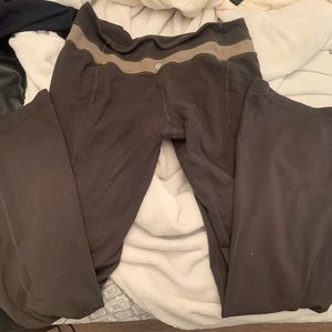 Lululemon flared yoga pants. Great condition worn once